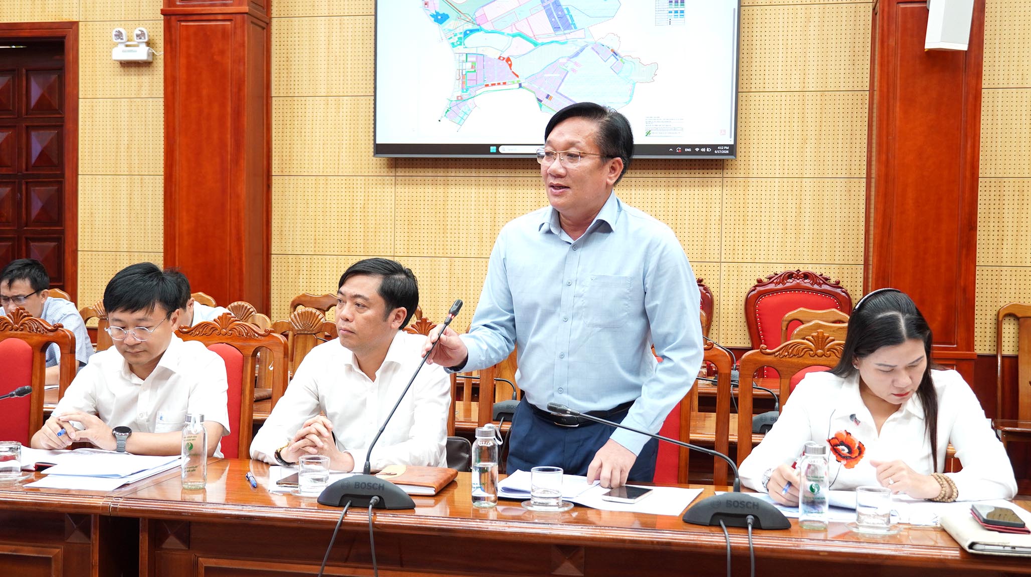 Lãnh đạo xã Phú Trạch nêu ý kiến - C.H