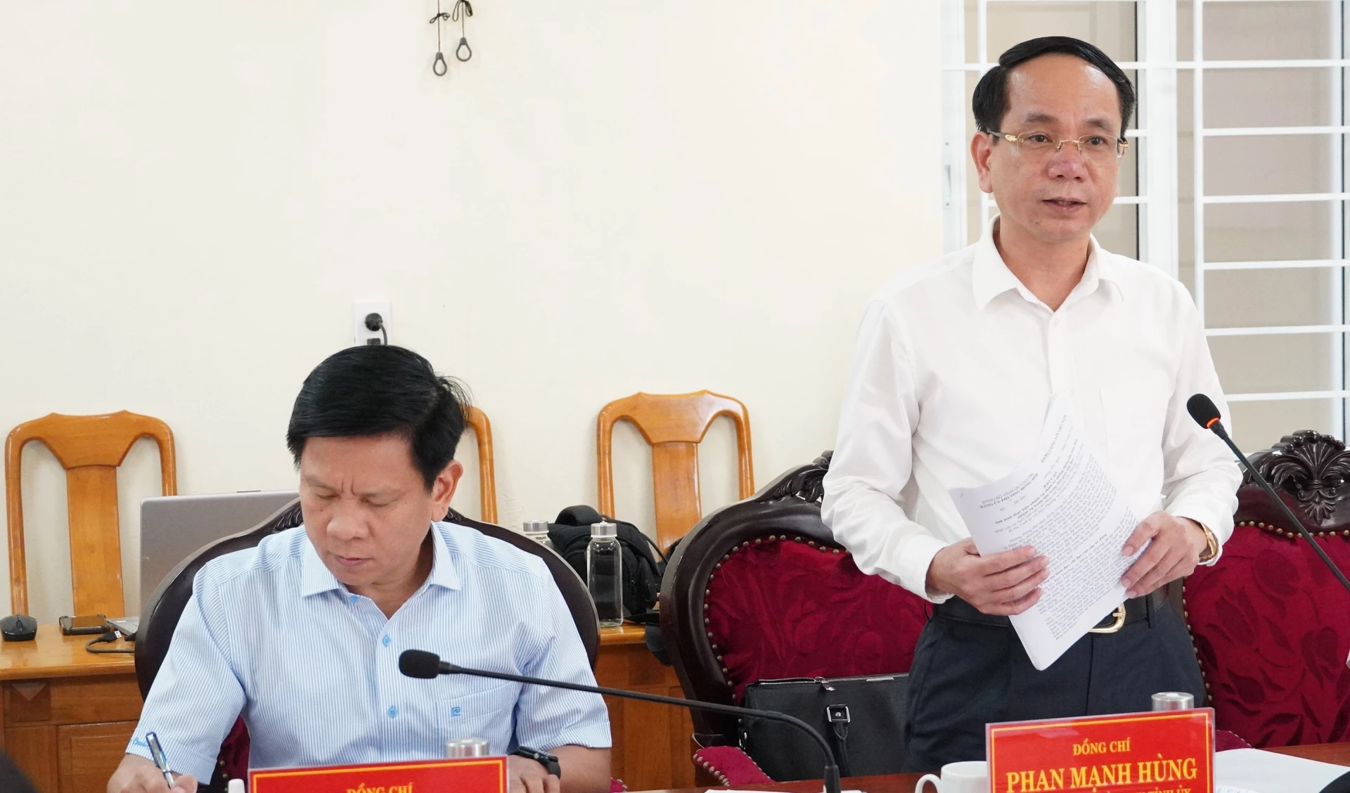 Đồng chí Phan Mạnh Hùng, Bí thư Đảng ủy phường Đồng Hới phát biểu tại buổi làm việc - Ảnh: Q.V