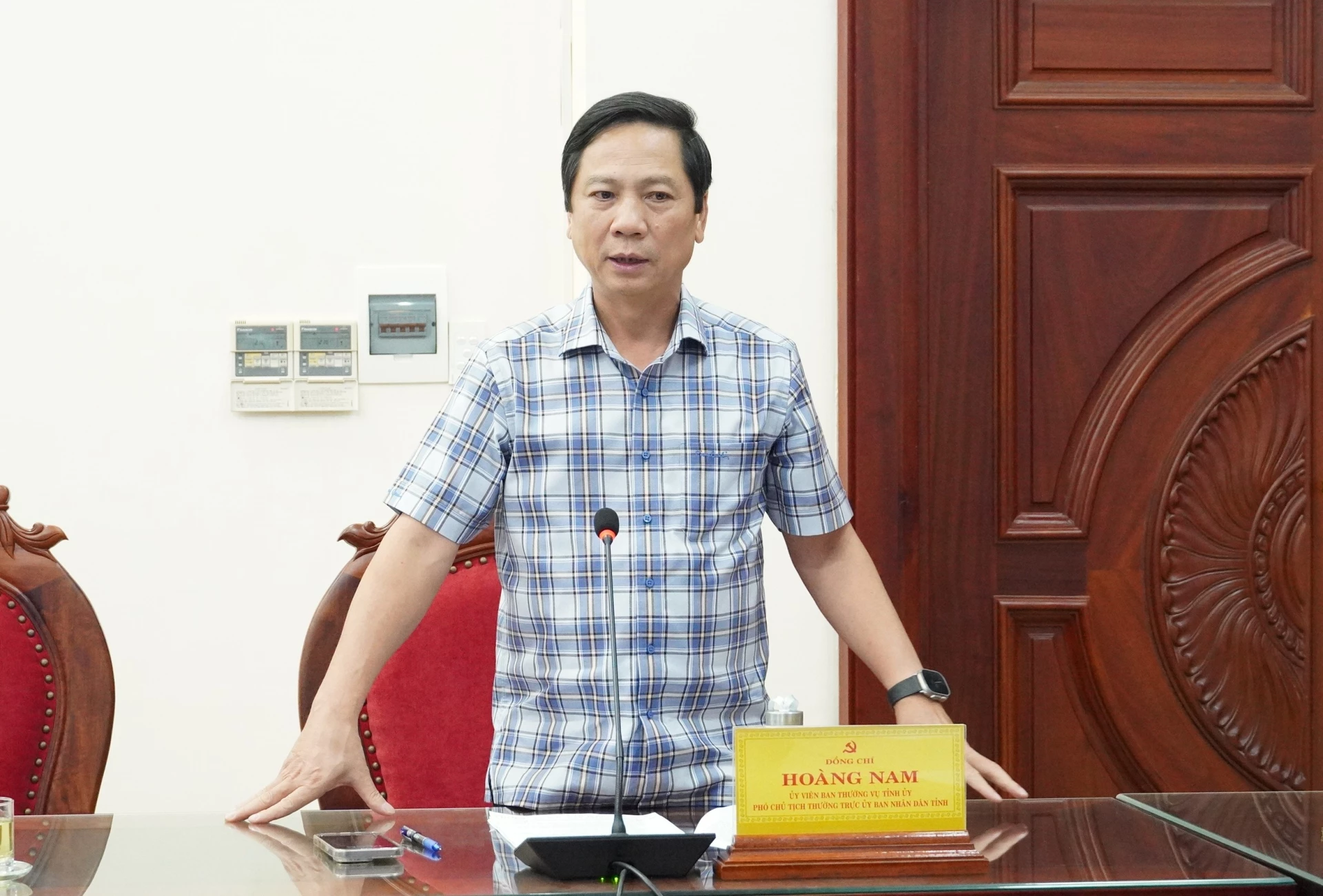 Đồng chí Hoàng Nam, Phó Chủ tịch Thường trực UBND tỉnh phát biểu tại buổi làm việc - Ảnh: Q.V