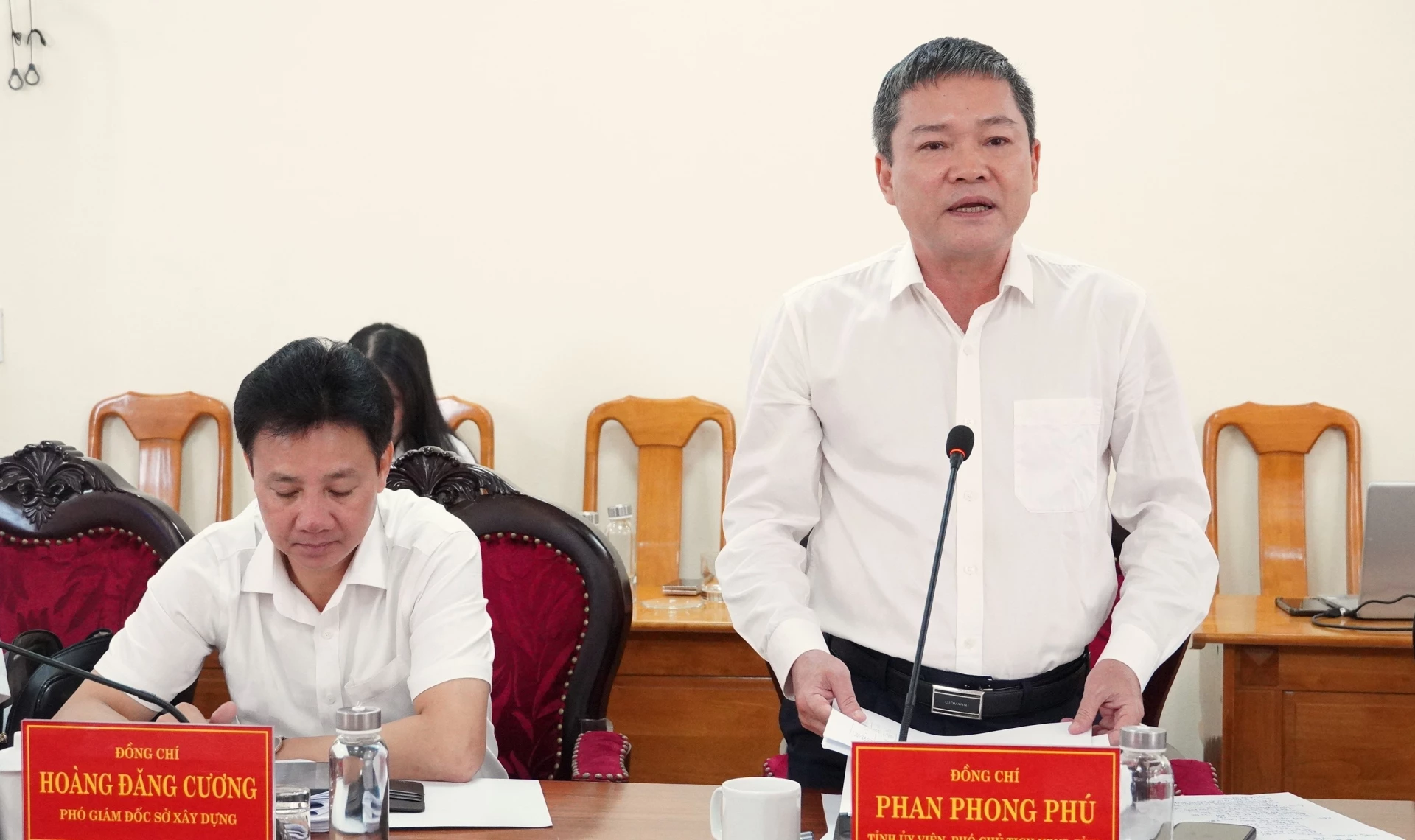 Đồng chí Phan Phong Phú, Phó Chủ tịch UBND tỉnh phát biểu tại buổi làm việc - Ảnh: Q.V