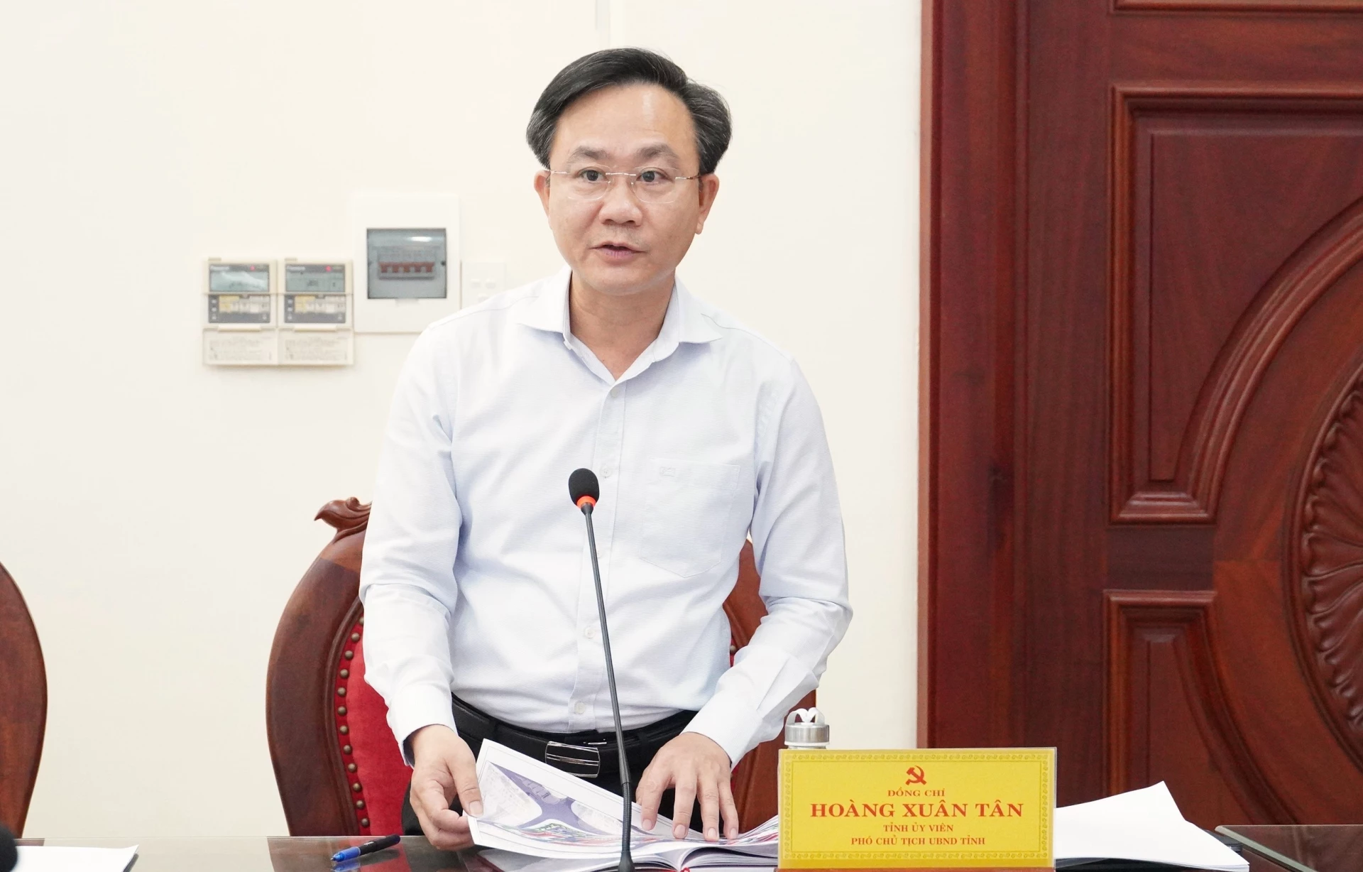 Đồng chí Hoàng Xuân Tân, Phó Chủ tịch UBND tỉnh phát biểu tại buổi làm việc - Ảnh: Q.V