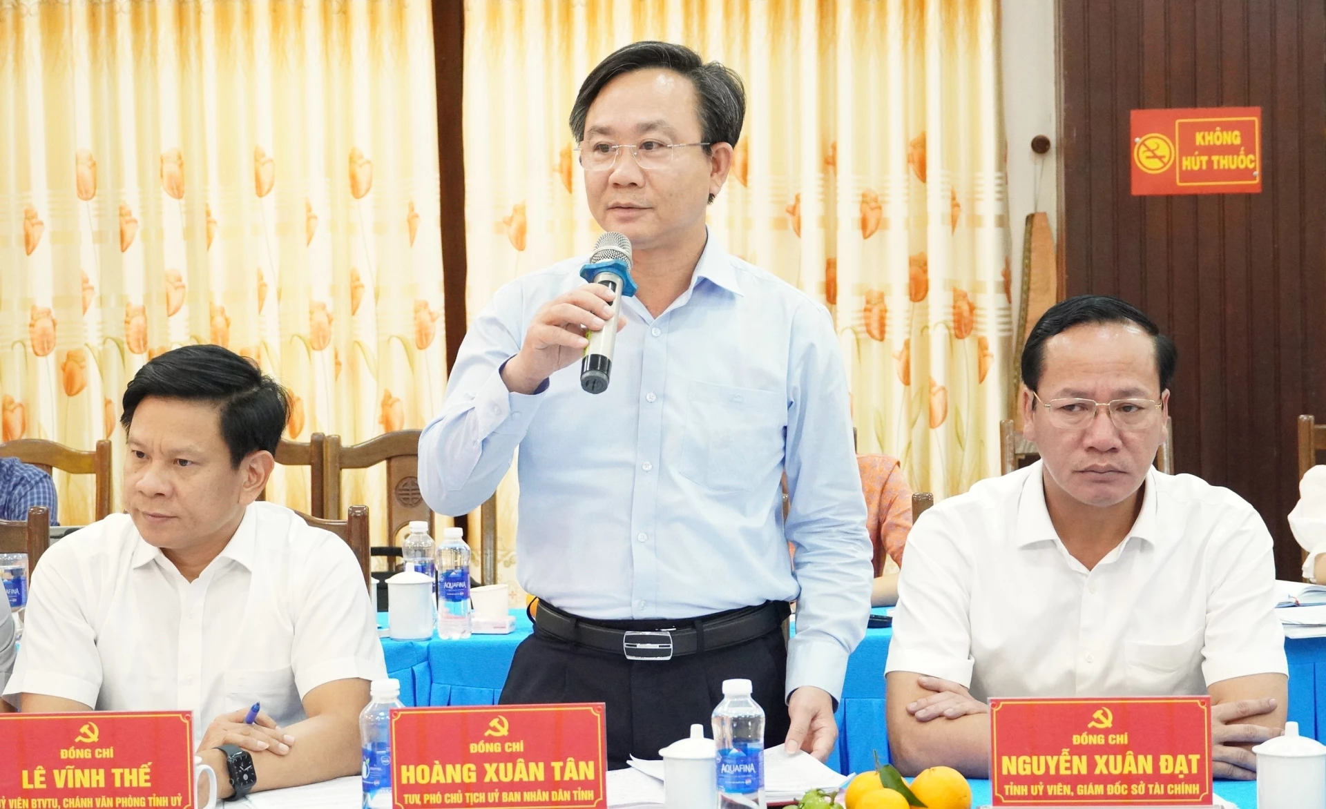 Đồng chí Hoàng Xuân Tân, Phó Chủ tịch UBND tỉnh phát biểu tại buổi làm việc - Ảnh: Q.V