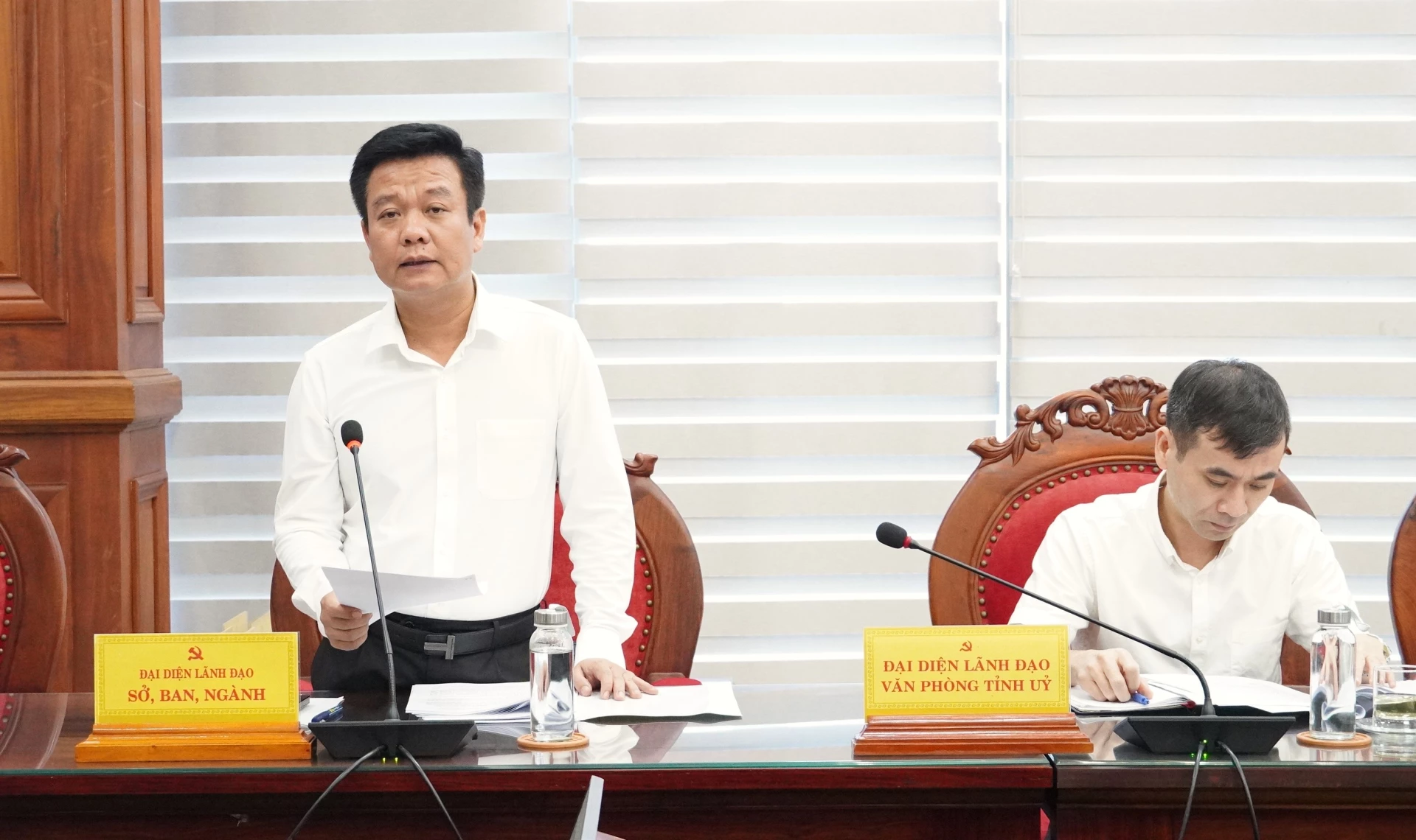 Lãnh đạo Sở Nông nghiệp và Môi trường báo cáo tại buổi làm việc - Ảnh: Q.V