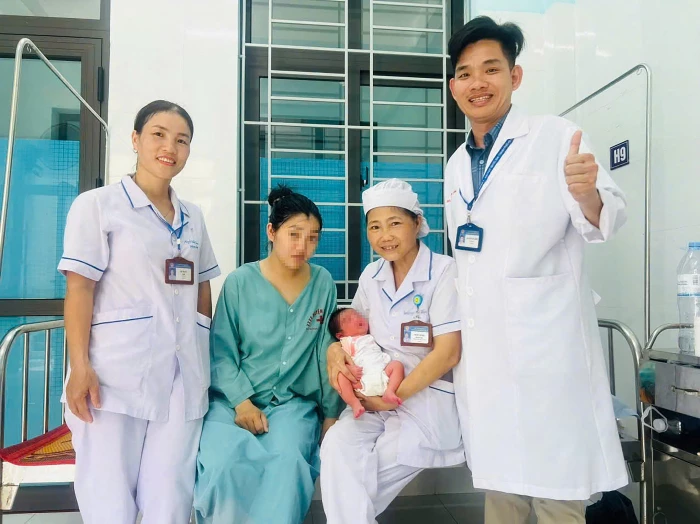 Kích hoạt 'báo động đỏ' cứu sản phụ nguy kịch sau sinh trên xe khách