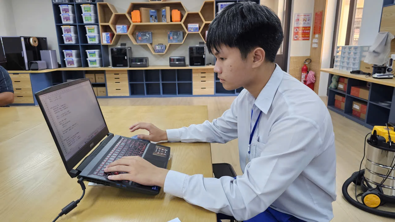 Nguyễn Thức Công Thành nỗ lực học tập để thành một lập trình viên giỏi-Ảnh: T.T