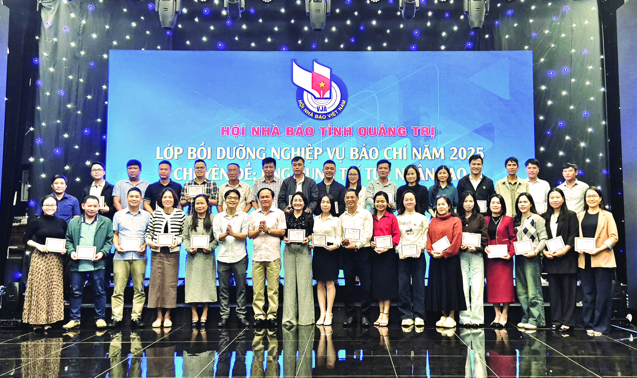 Nâng cao năng lực số cho người làm báo