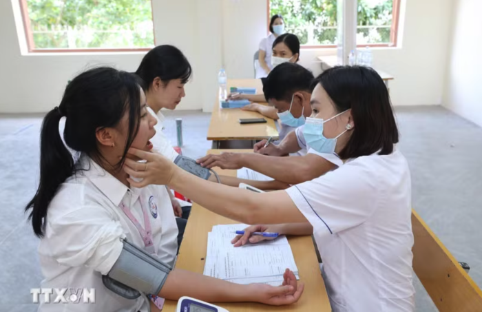 100% học sinh, sinh viên sẽ được khám sức khỏe ít nhất mỗi năm một lần