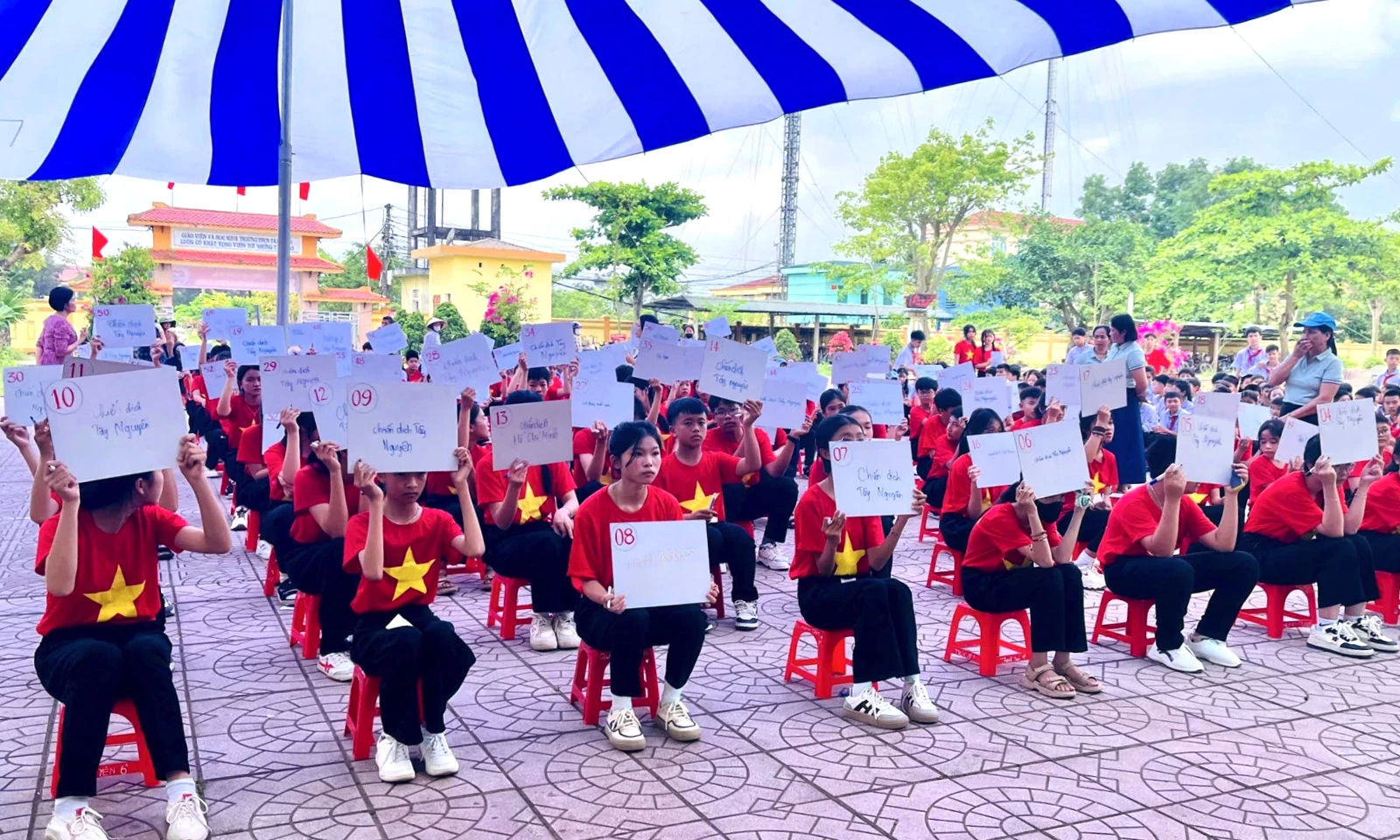 Nhà trường thường xuyên tổ chức các hoạt động ngoại khóa giúp học sinh rèn luyện kỹ năng, bồi dưỡng kiến thức - Ảnh: T.A