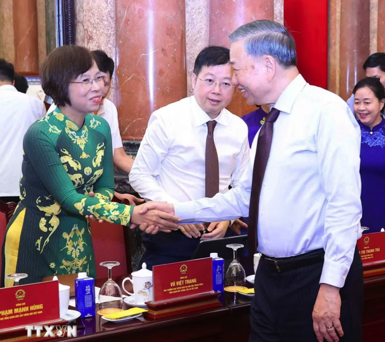 Tổng Bí thư, Chủ tịch nước Tô Lâm với các đại biểu. (Ảnh: Văn Điệp/TTXVN)