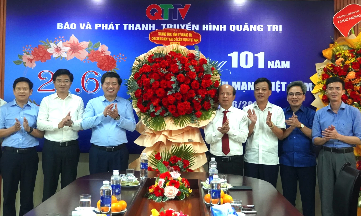 Đồng chí Phó Bí thư Thường trực Tỉnh ủy chúc mừng Báo và phát thanh, truyền hình Quảng Trị nhân Ngày Báo chí Cách mạng Việt Nam 21/6
