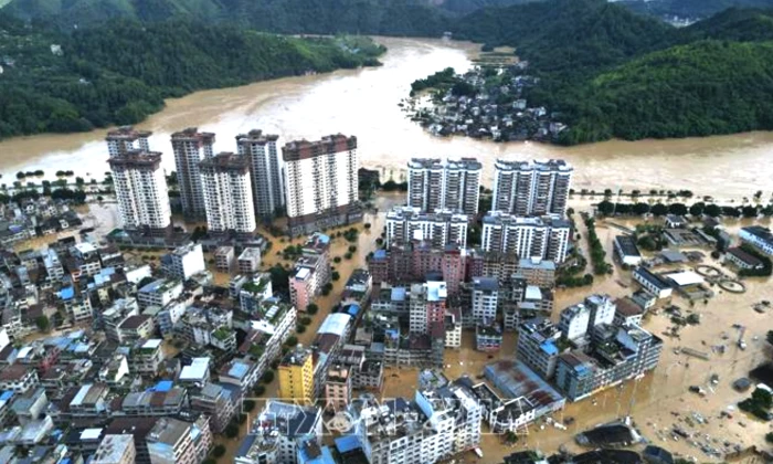 Trung Quốc kích hoạt ứng phó lũ lụt tại 5 tỉnh