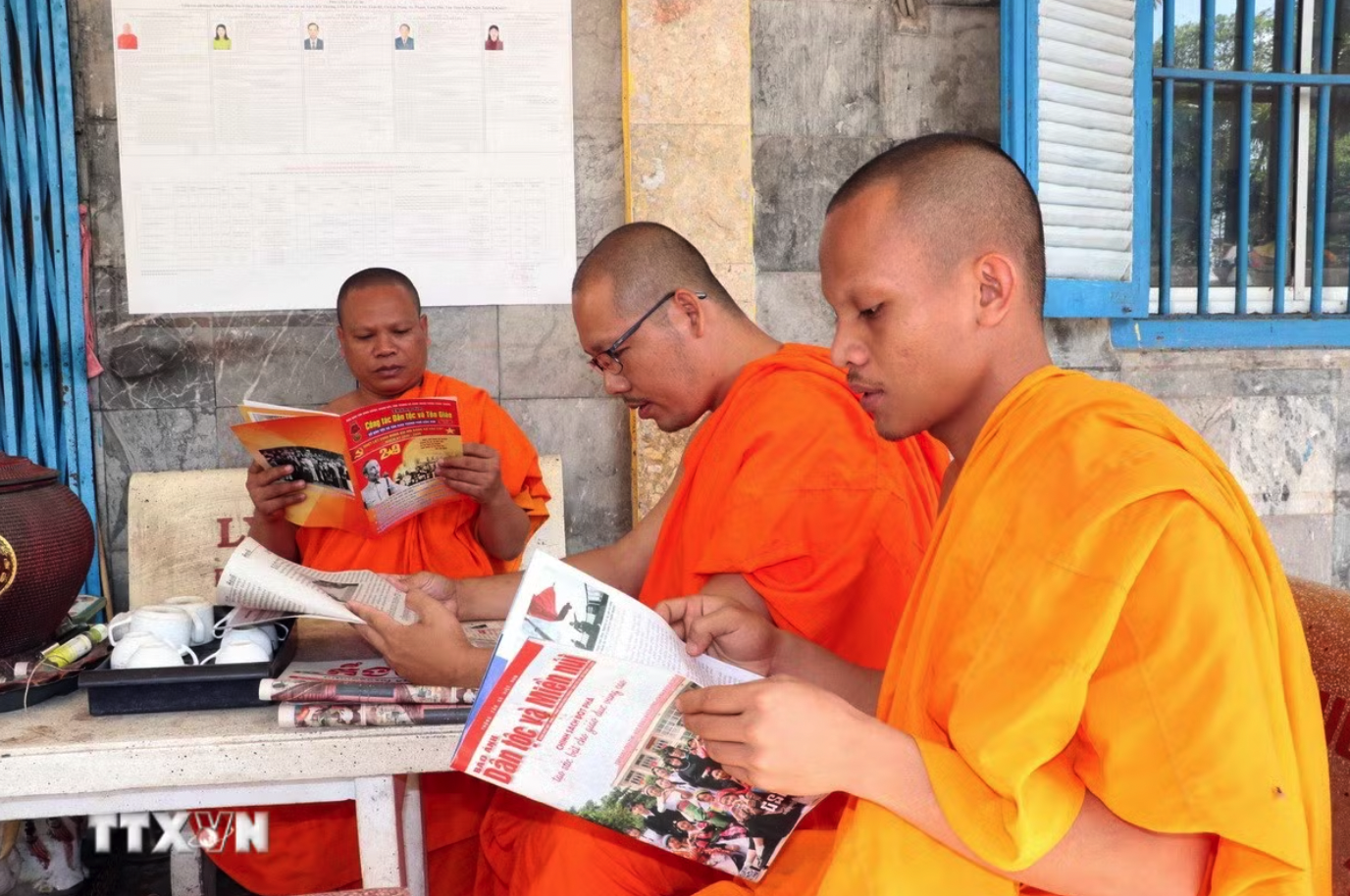 Báo chí cách mạng Việt Nam đã khẳng định vai trò là lực lượng tiên phong trên mặt trận tư tưởng, văn hóa của Đảng. (Ảnh: Trung Kiên/TTXVN)