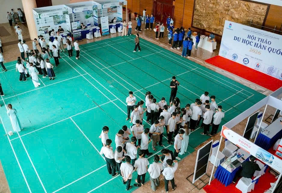 Hội thảo du học Hàn Quốc Chungbuk K-Global International Student Fair 2026 thu hút sự quan tâm của học sinh và phụ huynh tỉnh Quảng Trị -Ảnh: D.L 
