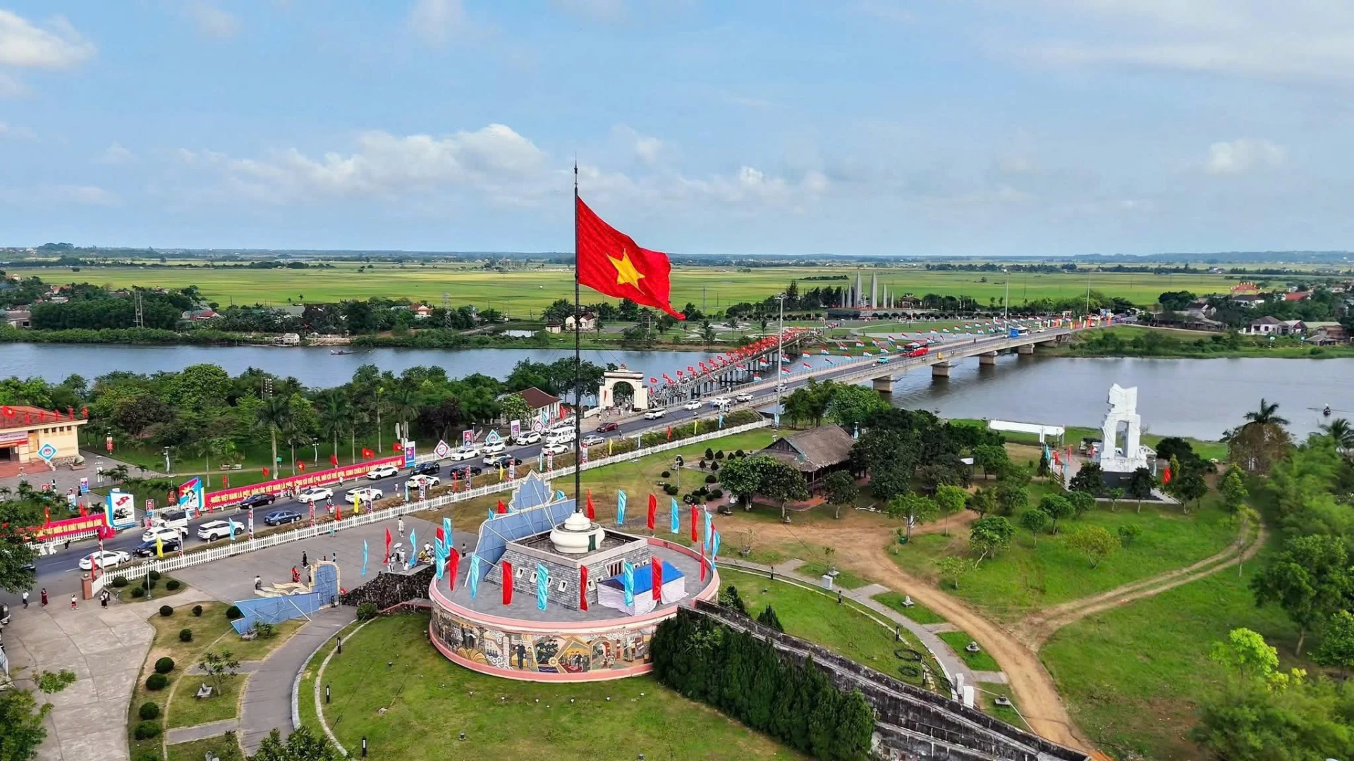 Việc sắp xếp thôn, tổ dân phố là bước đi đúng đắn nhằm nâng cao hiệu lực, hiệu quả quản lý nhà nước ở cơ sở, đáp ứng yêu cầu phát triển đất nước trong giai đoạn mới - Ảnh: T.D