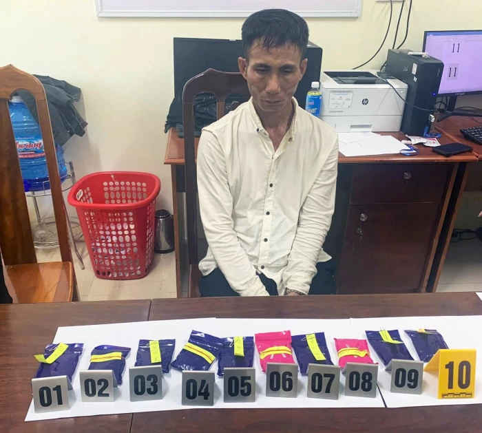 Bắt đối tượng mua bán trái phép hơn 2.000 viên ma túy tổng hợp