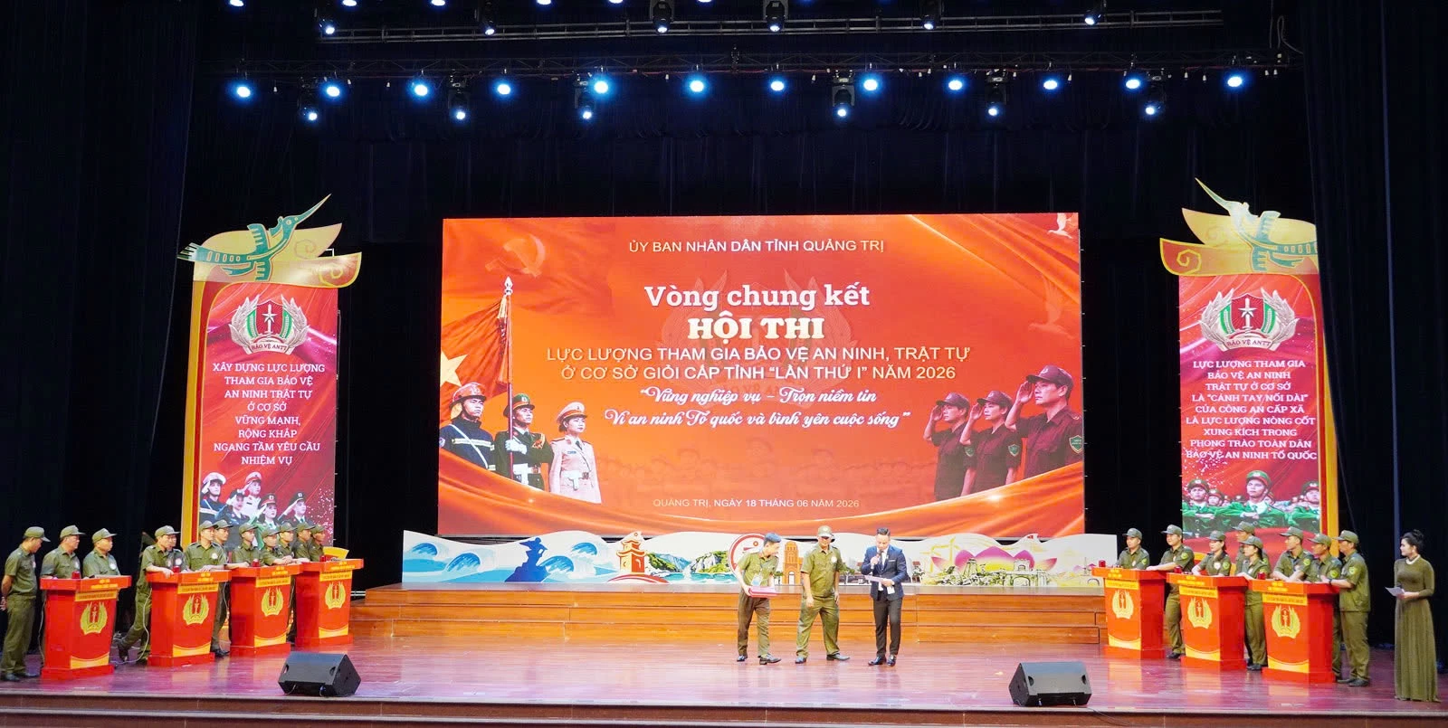 Các đội tranh tài tại vòng chung kết hội thi lượng lượng tham gia bảo vệ ANTT ở cơ sở giỏi tỉnh Quảng Trị năm 2026 - Ảnh: K.H