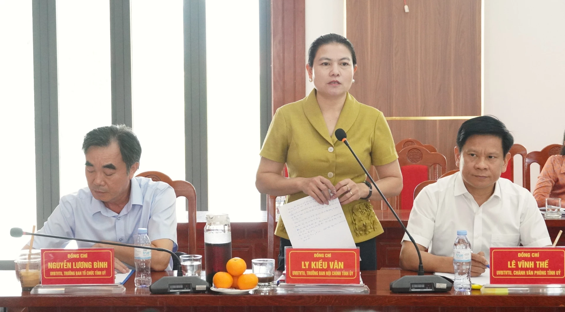 Đồng chí Ly Kiều Vân, Trưởng Ban Nội chính Tỉnh ủy phát biểu tại buổi làm việc - Ảnh: Q.V