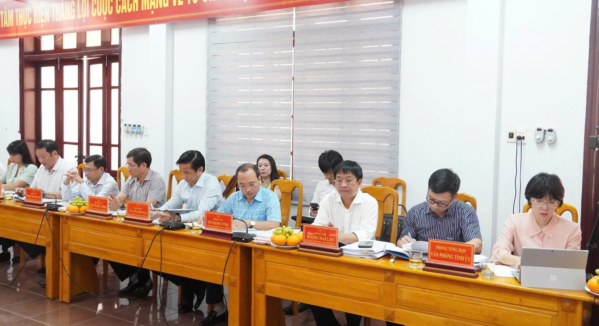 Đại biểu tham dự buổi làm việc - Ảnh: Q.V