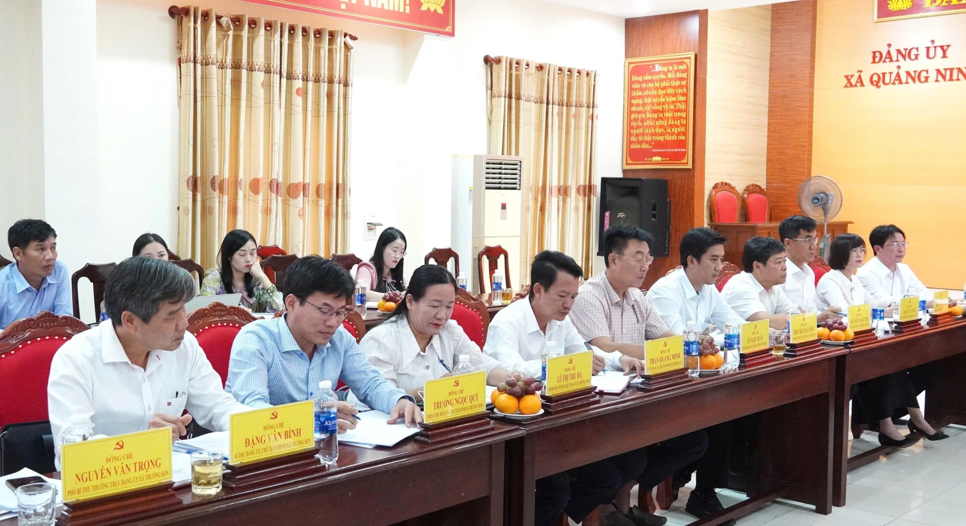 Đại biểu tham dự buổi làm việc - Ảnh: Q.V
