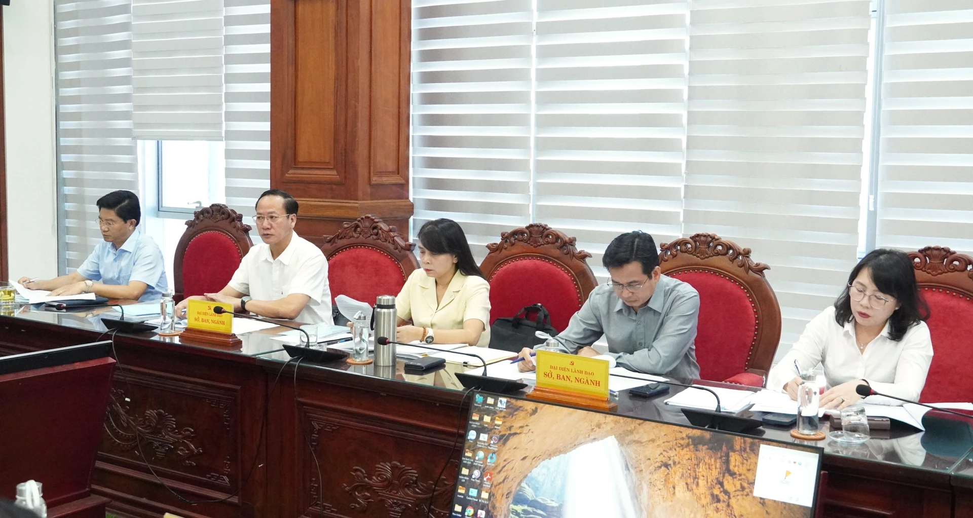 Đại biểu tham dự buổi làm việc - Ảnh: Q.V