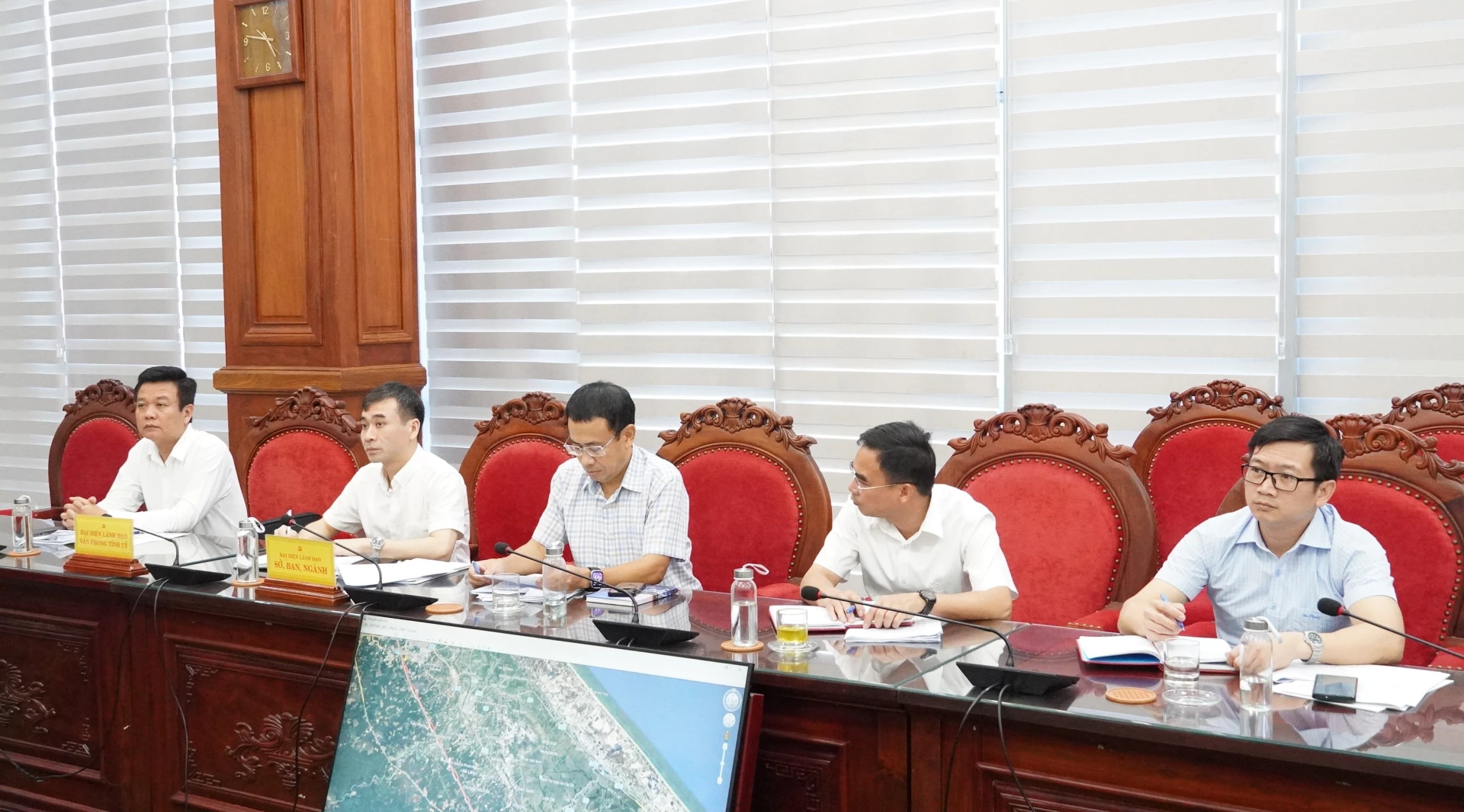 Đại biểu tham dự buổi làm việc - Ảnh: Q.V