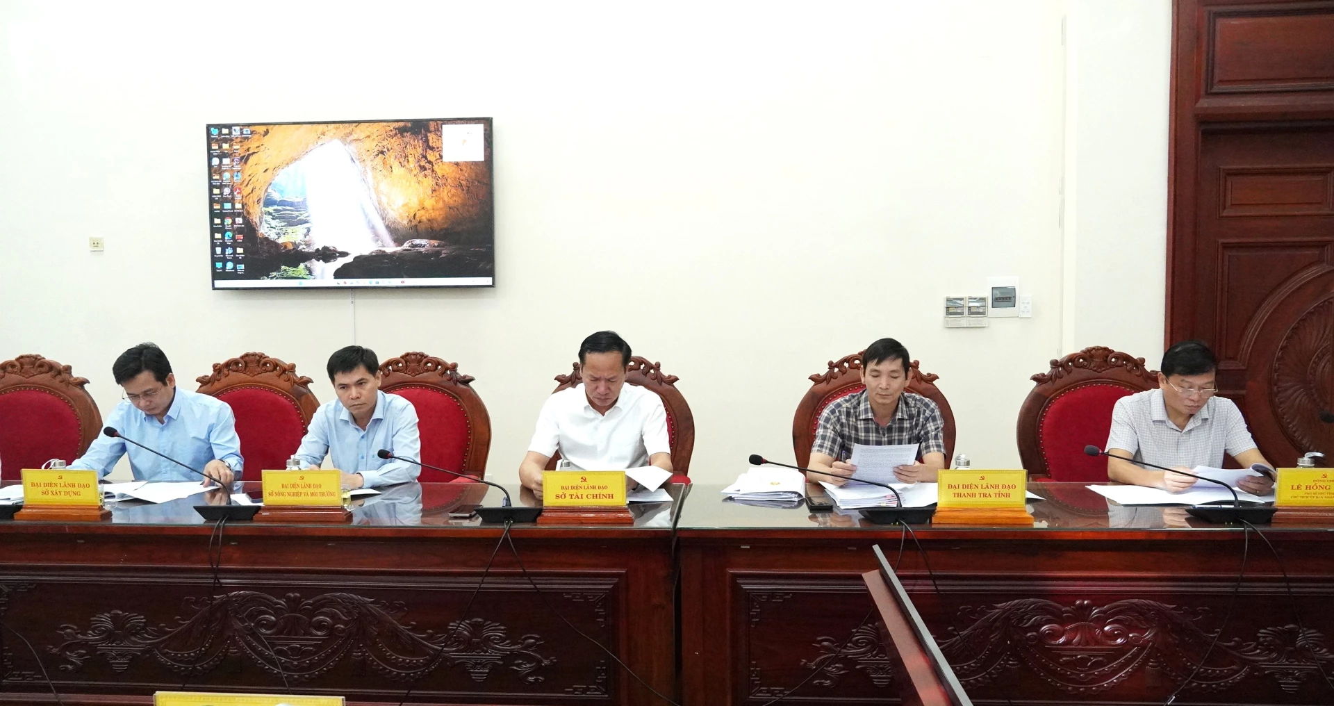 Đại biểu tham dự buổi làm việc - Ảnh: Q.V