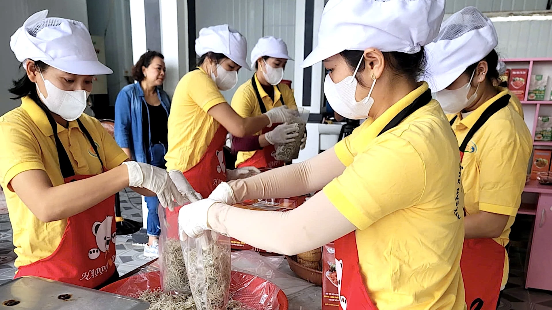 Sản phẩm cá bờm trắng của Hợp tác xã Sản xuất, mua bán, chế biến thủy sản Vương Đoàn đạt tiêu chuẩn OCOP - Ảnh: Q.N
