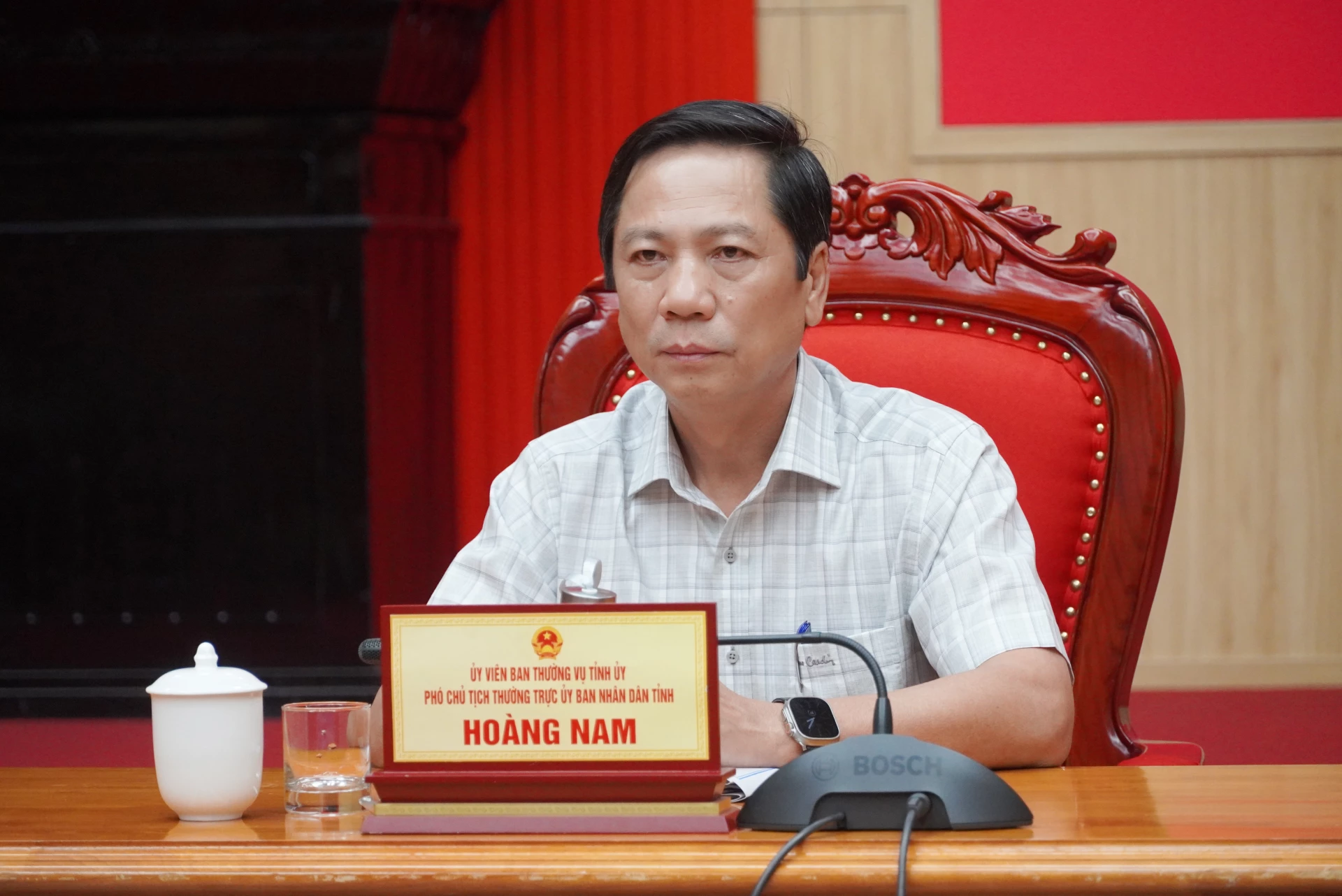 Đồng chí Hoàng Nam, Ủy viên Ban Thường vụ Tỉnh ủy, Phó Chủ tịch Thường trực UBND tỉnh dự hội nghị tại điểm cầu tỉnh Quảng Trị - Ảnh: HL