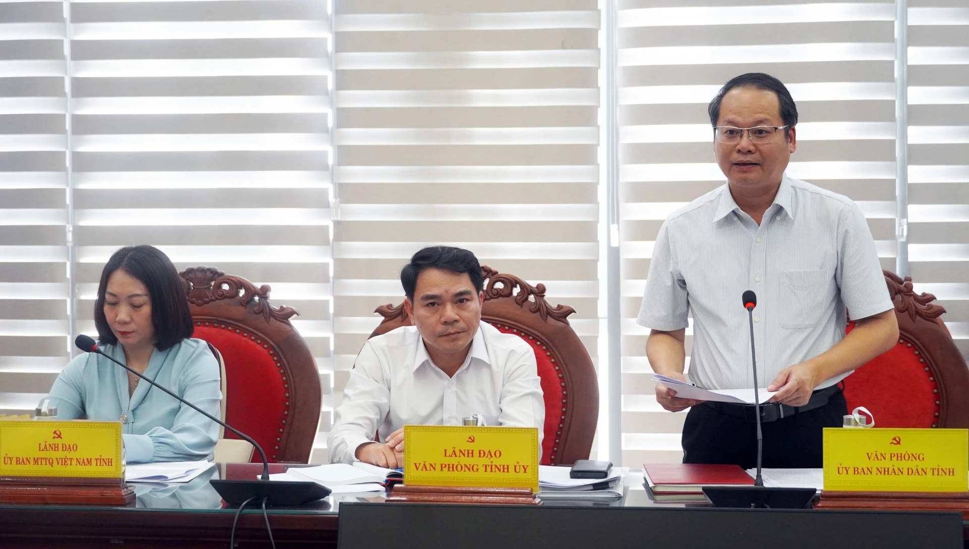 Đại biểu thảo luận tại buổi làm việc - Ảnh: N.M