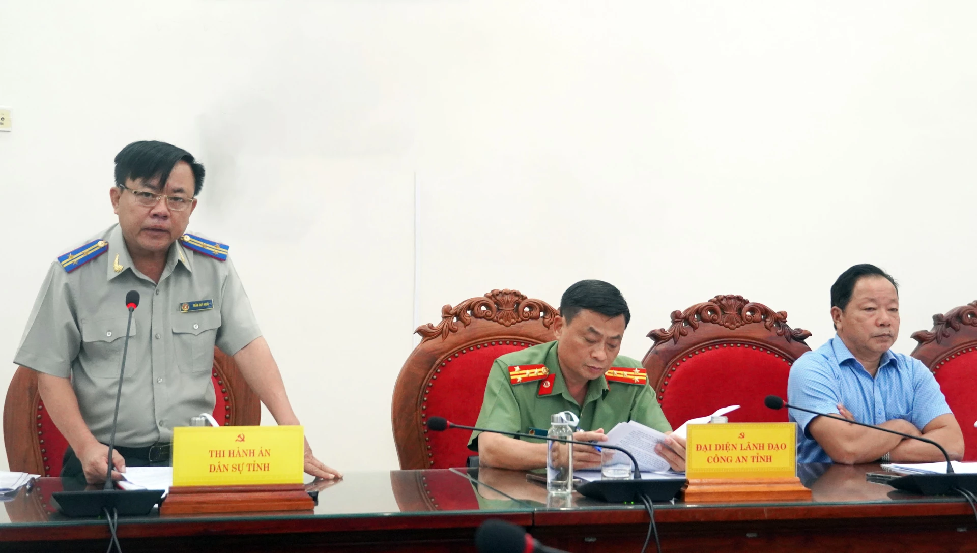 Đại biểu thảo luận tại buổi làm việc - Ảnh: N.M