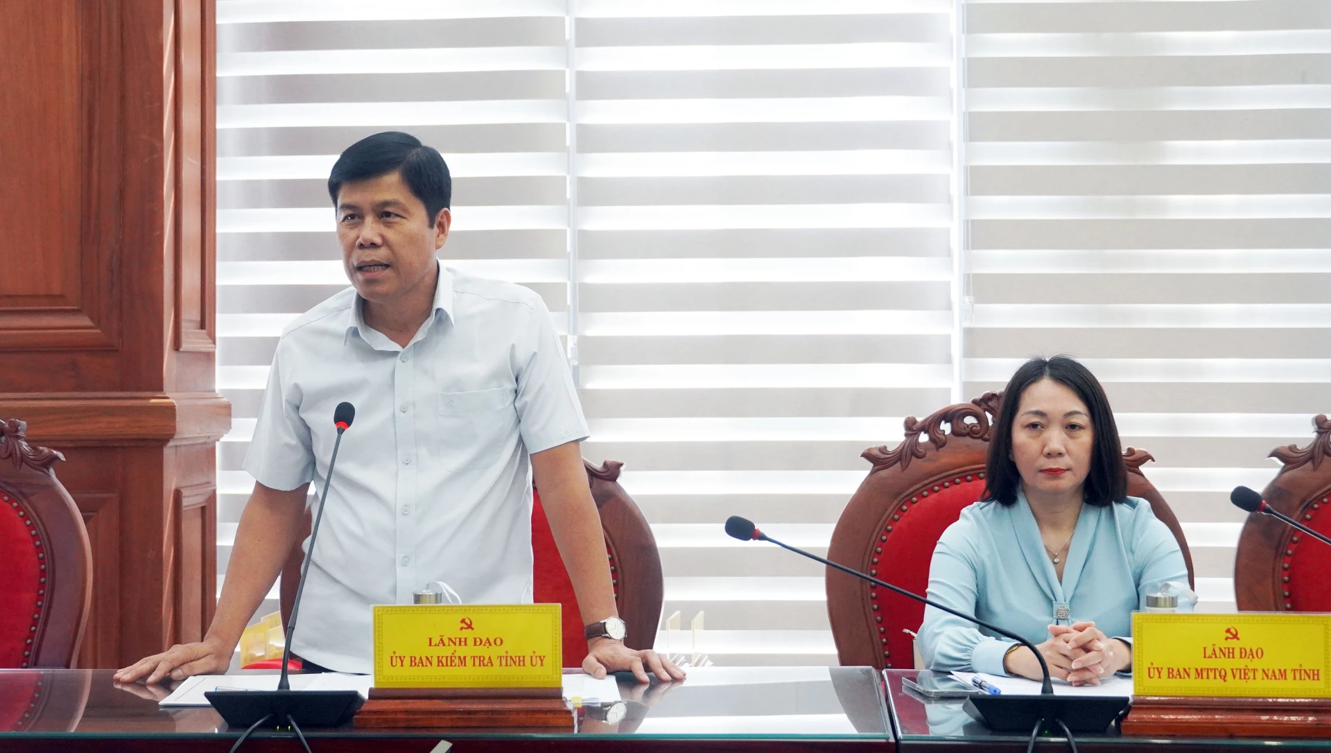 Đại biểu thảo luận tại buổi làm việc - Ảnh: N.M