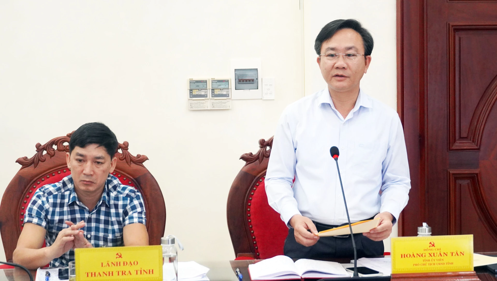 Đồng chí Hoàng Xuân Tân, Tỉnh ủy viên, Phó Chủ tịch UBND tỉnh phát biểu tại buổi làm việc - Ảnh: N.M