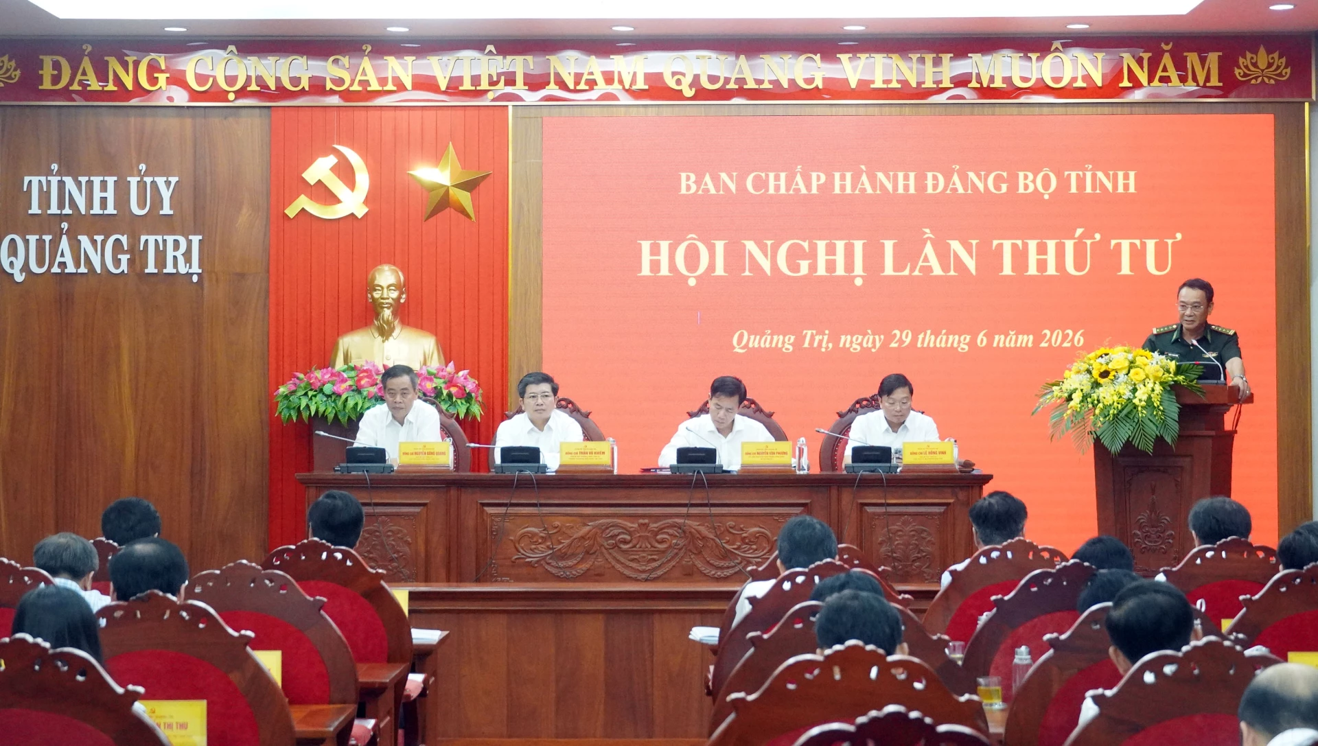Các đại biểu tham luận tại hội nghị - Ảnh: N.M