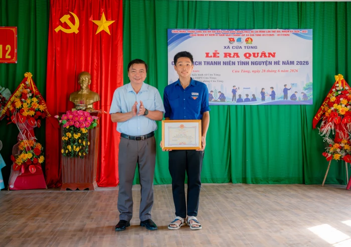 Biểu dương học sinh dũng cảm cứu người bị đuối nước