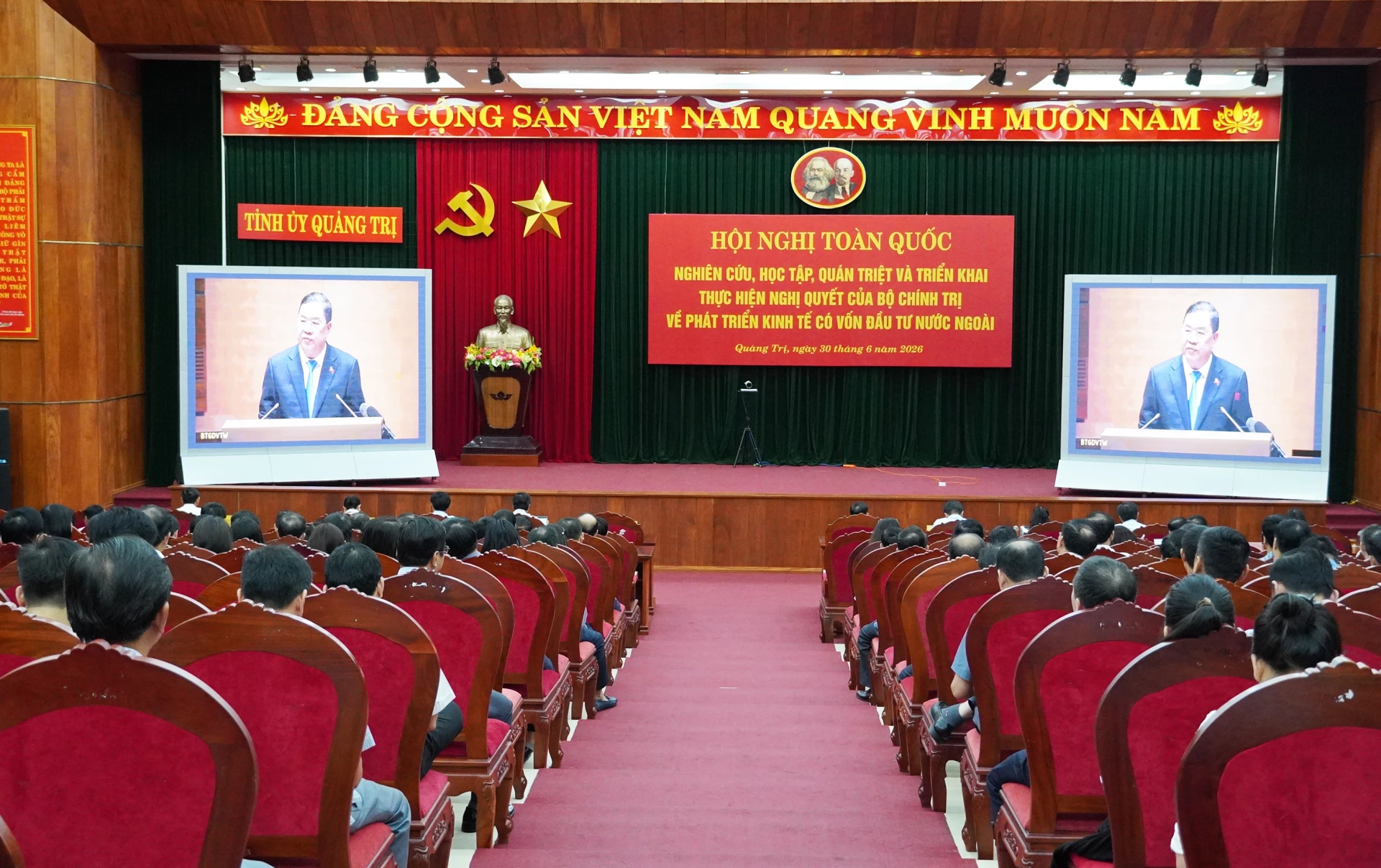 Toàn cảnh hội nghị tại điểm cầu Tỉnh ủy Quảng Trị - Ảnh: X.P


