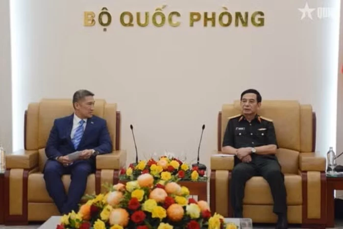 Đại tướng Phan Văn Giang tiếp Quyền Bộ trưởng Bộ Hải quân Hoa Kỳ