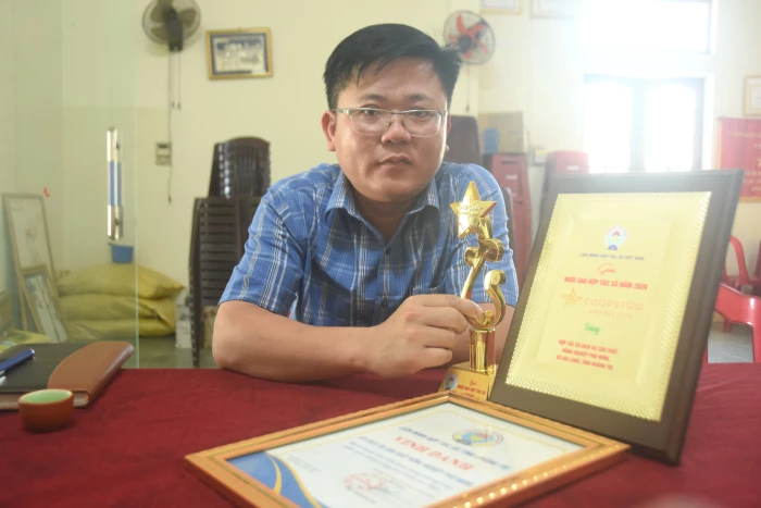 Từ những cánh đồng hoang đến ngôi sao hợp tác xã