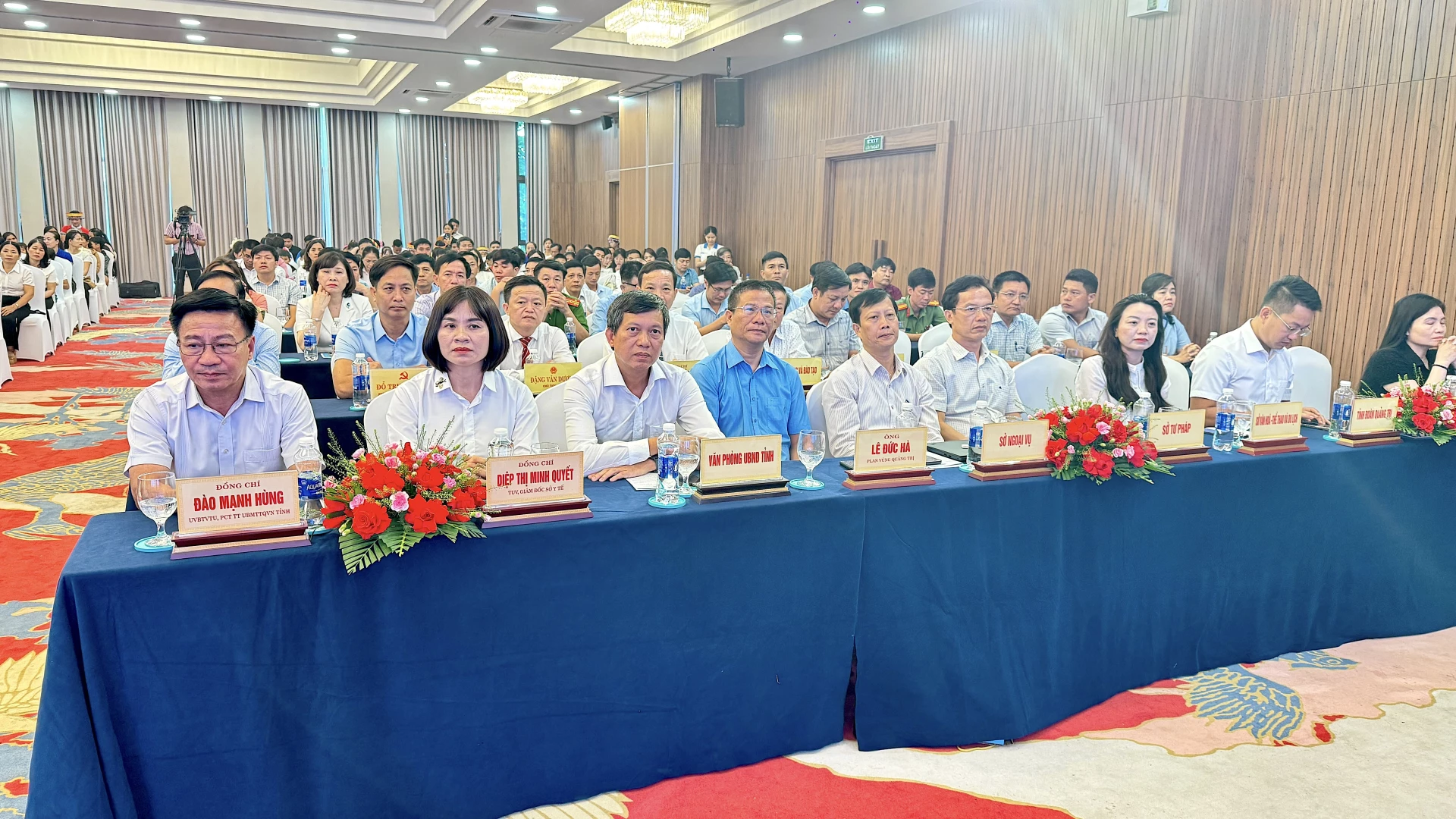 Các đại biểu tham dự lễ phát động - Ảnh: Q.N