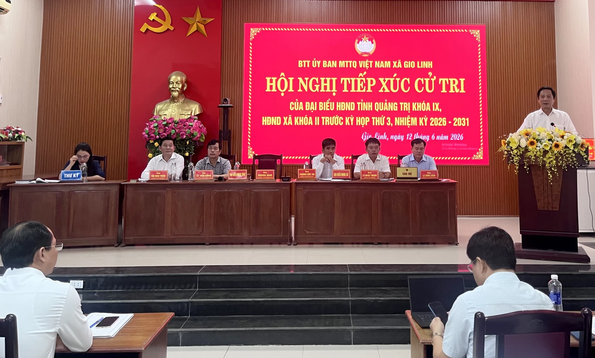 Đồng chí Hoàng Nam, Phó Chủ tịch Thường trực UBND tỉnh phát biểu tại buổi tiếp xúc cử tri xã Gio Linh - Ảnh: L.O