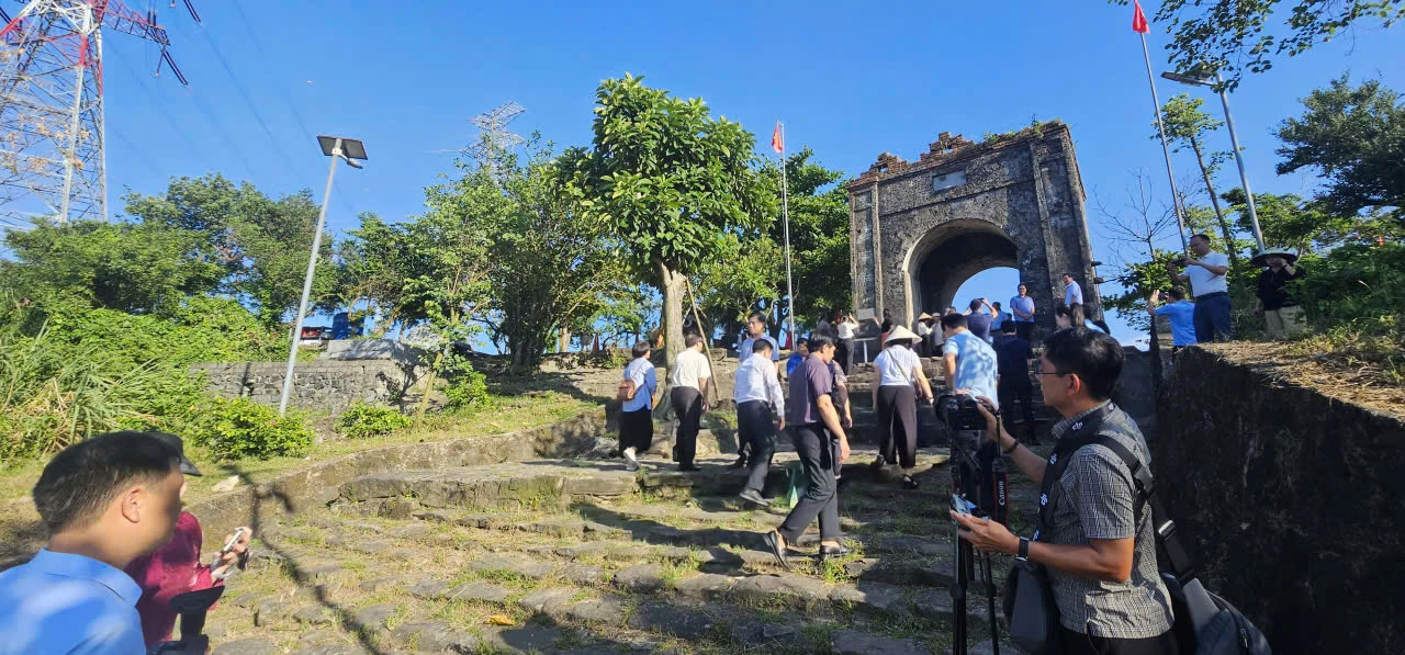 Hoành Sơn quan -Ảnh: Q.N