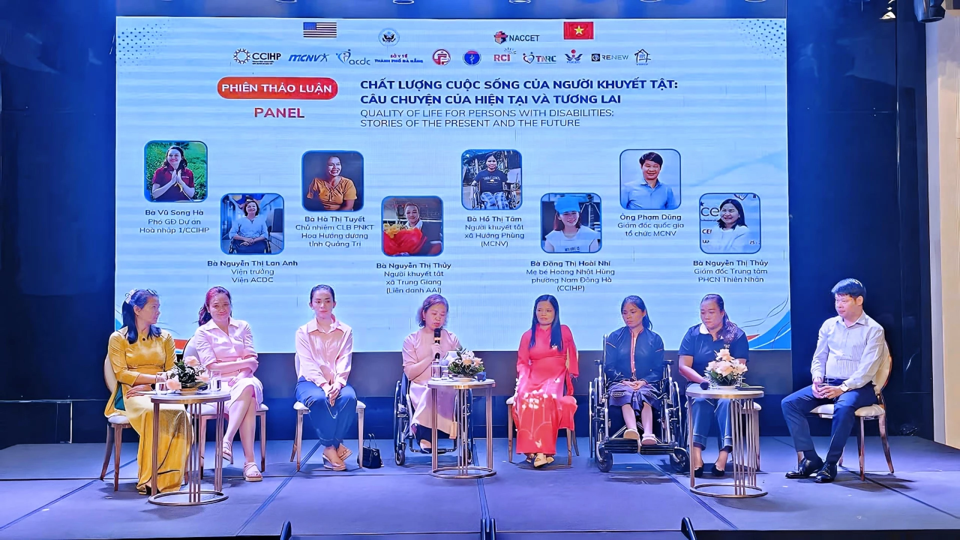 Các đại biểu tham gia trao đổi, thảo luận về các giải pháp tiếp tục nâng cao chất lượng sống cho người khuyết tật trong thời gian tới. Ảnh: PK