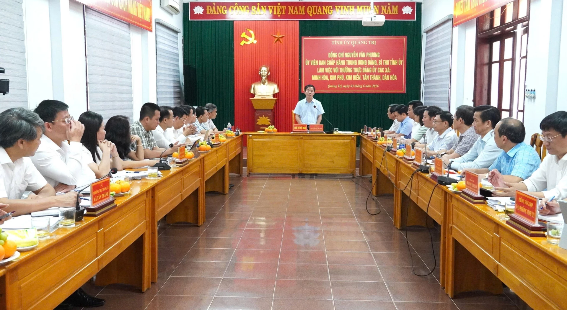 Đồng chí Nguyễn Văn Phương, Bí thư Tỉnh ủy lưu ý các địa phương cần chú trọng công tác giảm nghèo, hỗ trợ sinh kế cho người dân - Ảnh: Q.V