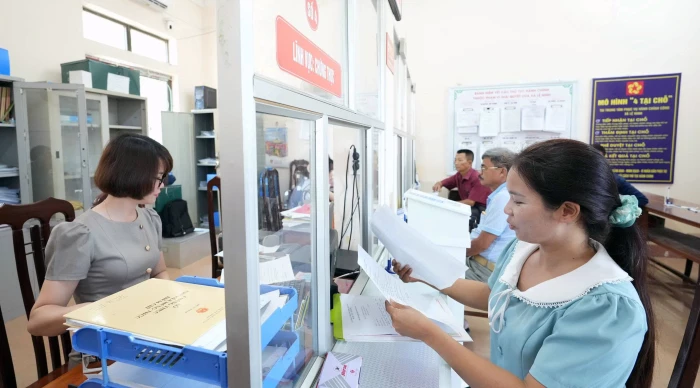 Đẩy mạnh chuyển đổi số, xây dựng chính quyền điện tử