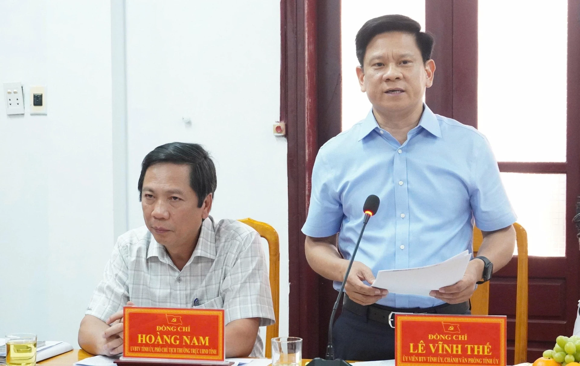 Đồng chí Lê Vĩnh Thế, Chánh văn phòng Tỉnh ủy phát biểu tại buổi làm việc - Ảnh: Q.V