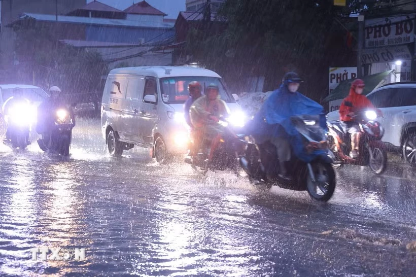 Khu vực Hà Nội từ chiều tối 8/6 đến sáng sớm 9/6 có mưa vừa, mưa to và dông, cục bộ có nơi mưa rất to. (Ảnh minh họa: Văn Điệp/TTXVN)