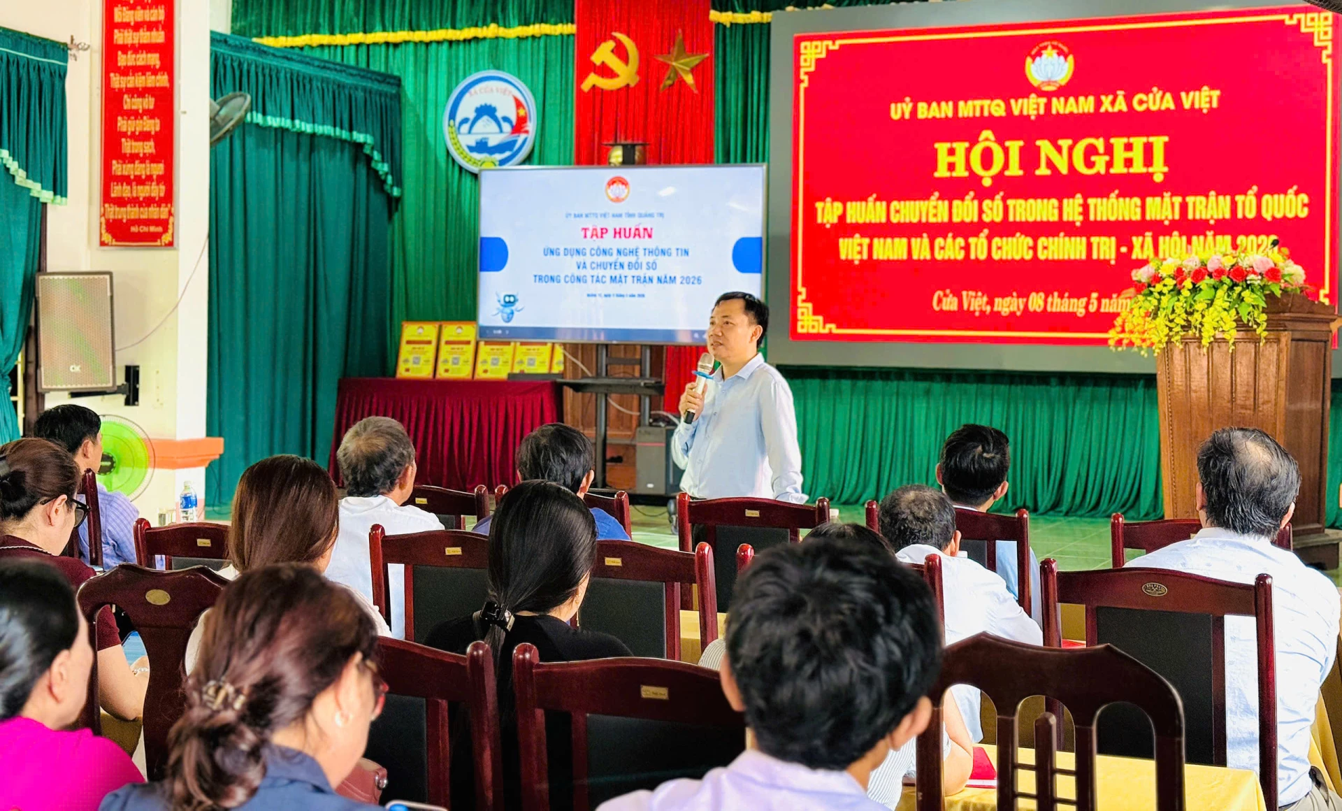 Tập huấn triển khai mô hình Mặt trận số cho khu dân cư - Ảnh: C.C