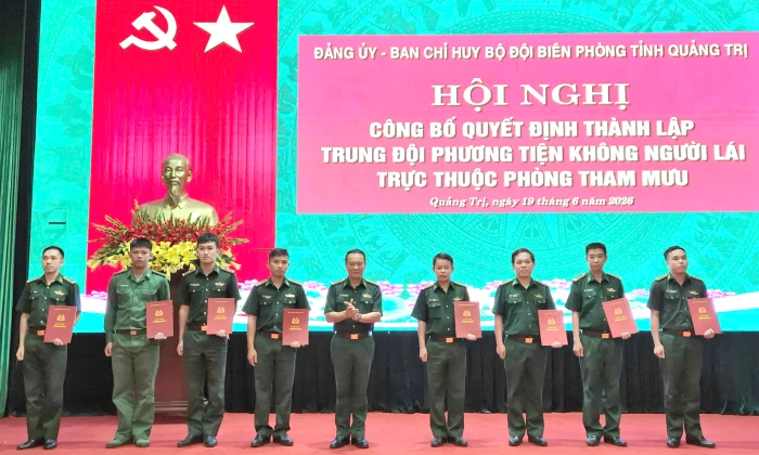 Công bố quyết định thành lập Trung đội Phương tiện không người lái