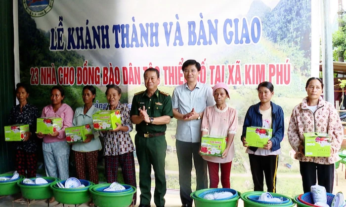 Những ngôi nhà nghĩa tình quân dân