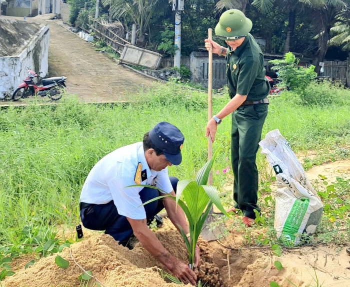 Góp sức xây dựng quê hương