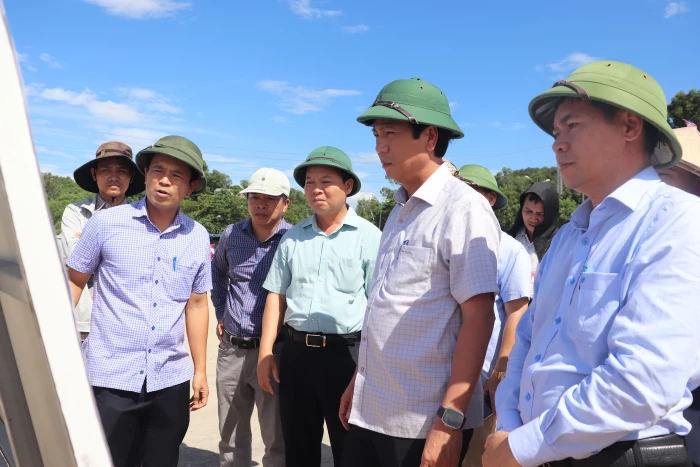 Đồng chí Phó Chủ tịch Thường trực UBND tỉnh kiểm tra tiến độ các dự án